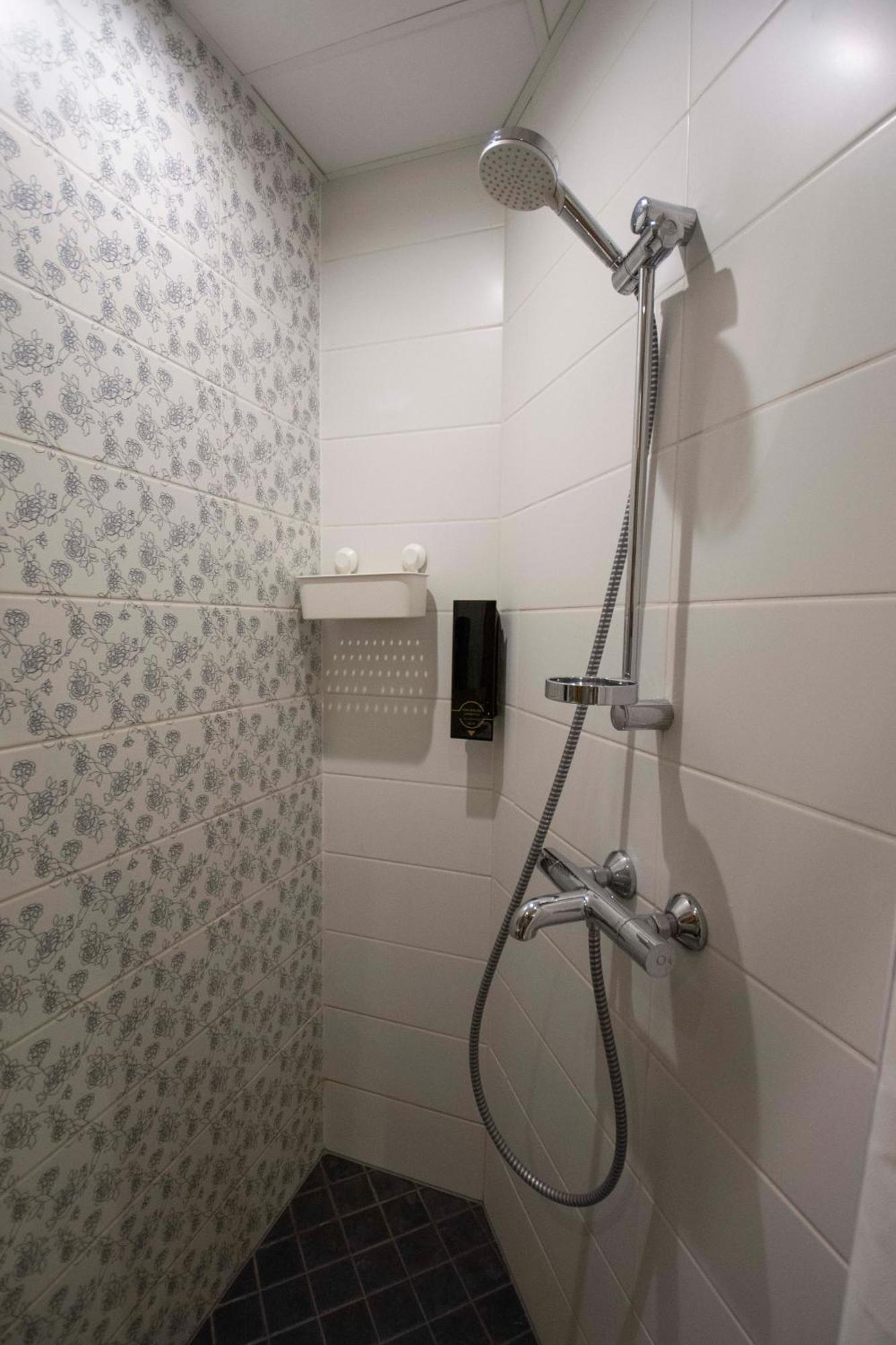 Karlovaidyll 7 - Homey Apartment With Free Parking! Тарту Экстерьер фото